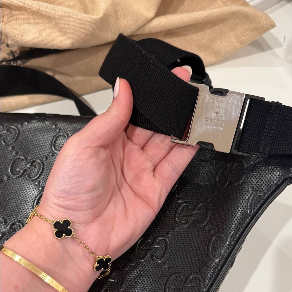 Gucci Black Embossed GG Leather Belt Bag - Picture 3 of 8
